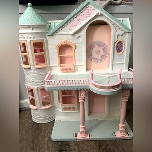 Vintage Barbie Deluxe Dream House